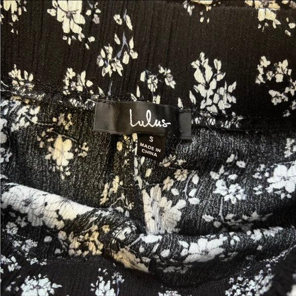 Lulus black white floral vacation pants size small - Picture 3 of 5